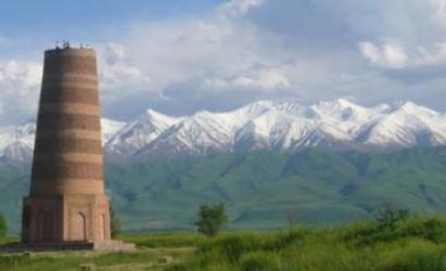 Красоты Киргизии: музей петроглифов, термальные источники и высокогорные пастбища «джайлоо